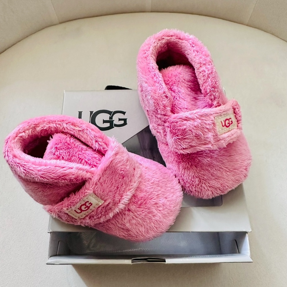 UGG Kids Pink Fluffy Slippers